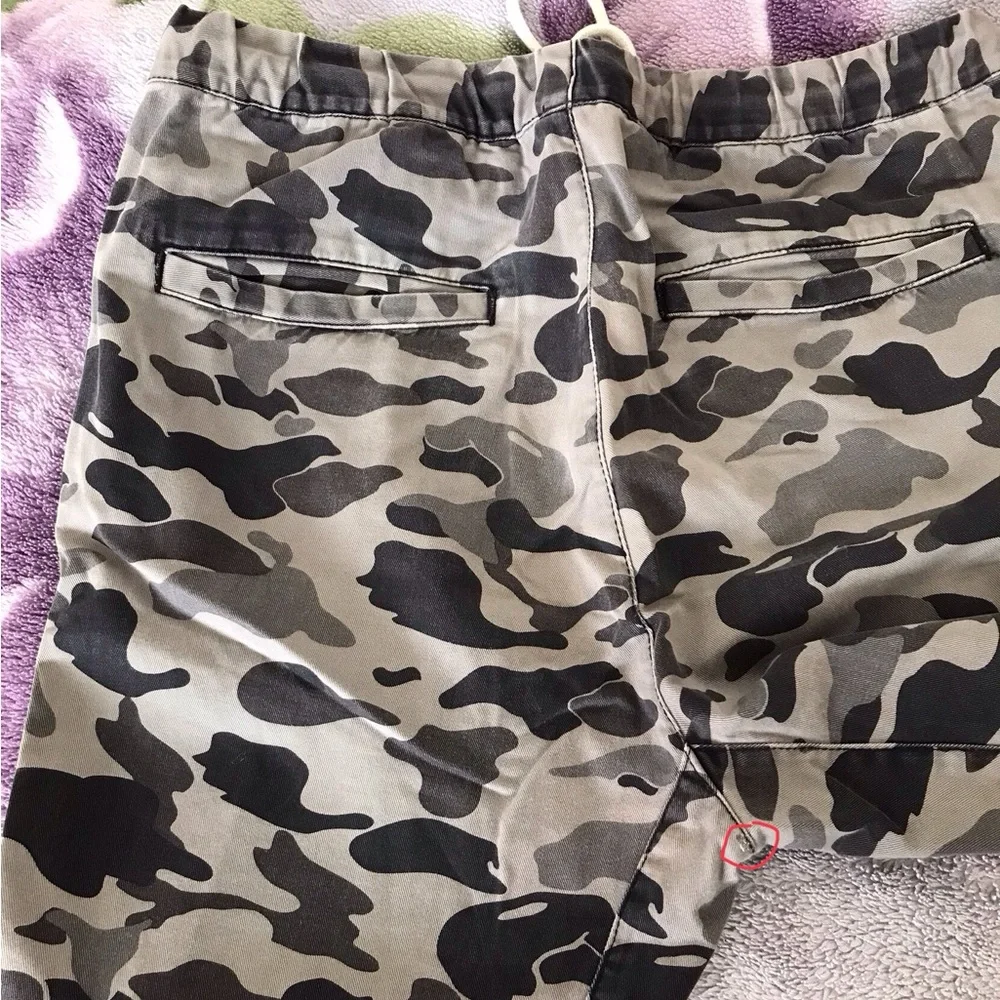 Divided by H&M Men’s Camo Joggers